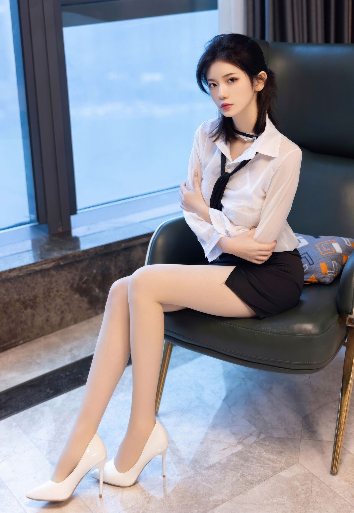 凌七七 制服诱惑OL